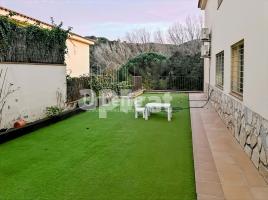 Houses (terraced house), 239 m², almost new, Zona