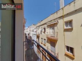 Piso, 76.00 m², cerca de bus y tren