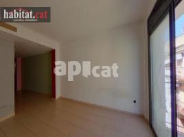 Piso, 76.00 m², cerca de bus y tren