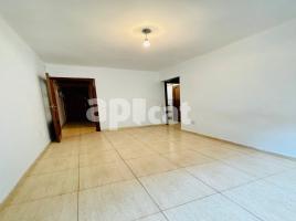 Flat, 40.00 m², near bus and train