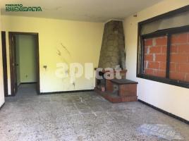 Pis, 141.00 m², prop de bus i tren, PART ALTA