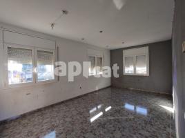 Casa (unifamiliar aïllada), 151.00 m², prop de bus i tren