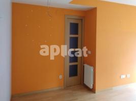 Pis, 74.00 m², حافلة قرب والقطار, جديد تقريبا, Capellades