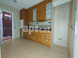 Piso, 80.00 m², cerca de bus y tren