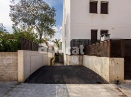 Pis, 69.00 m², حافلة قرب والقطار, جديد