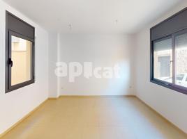 Flat, 58.29 m², near bus and train, almost new