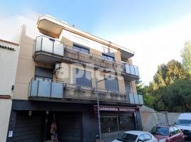 Pis, 81.00 m², prop de bus i tren, seminou, Poble - Casc Antic