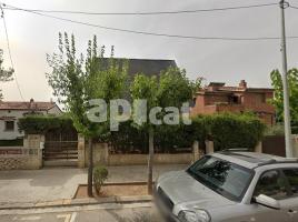 Houses (detached house), 283.00 m², near bus and train, Cervelló