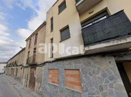 Flat, 53.00 m², near bus and train, almost new