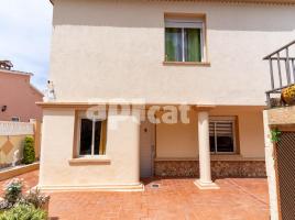 Houses (detached house), 162.00 m², near bus and train, Abrera