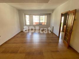 Casa (unifamiliar aïllada), 229.00 m², prop de bus i tren, Centro