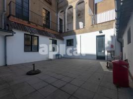 Piso, 245.00 m², cerca de bus y tren