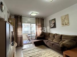 Apartamento, 86.00 m², cerca de bus y tren, seminuevo, Santa Clotilde