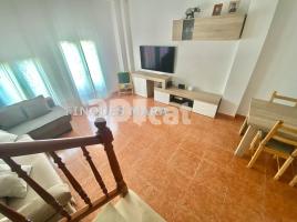 Casa (unifamiliar adosada), 178.00 m², cerca de bus y tren