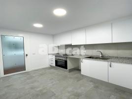 Pis, 76.00 m², حافلة قرب والقطار