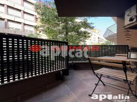 Piso, 254.00 m², cerca de bus y tren