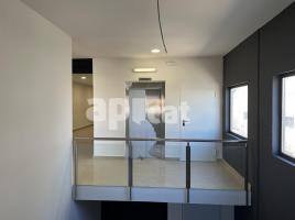 Louer , 240.00 m², presque neuf, Calle Rocacorba, 1