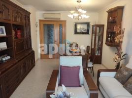 Piso, 90.00 m², cerca de bus y tren, Calle Violant d'Hongria