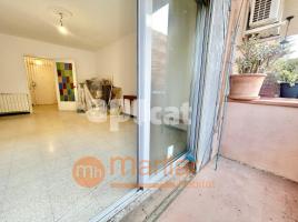 Flat, 90.00 m², near bus and train, Calle de Monturiol