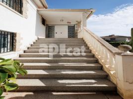 Casa (xalet / torre), 295.00 m², prop de bus i tren