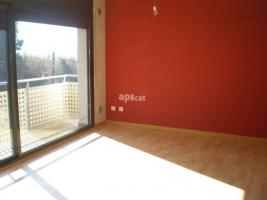 Pis, 68.00 m², presque neuf