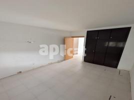 Flat, 80.00 m², near bus and train