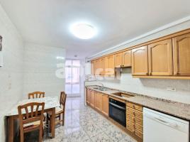 Piso, 110.00 m², cerca de bus y tren, Calle del Conflent