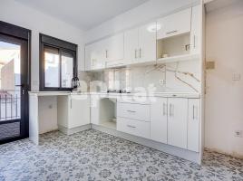 Flat, 87.00 m², near bus and train