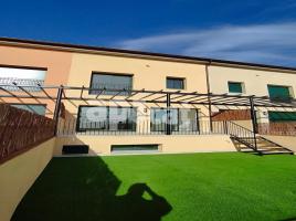 Casa (unifamiliar adosada), 251.00 m², nuevo