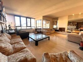 Flat, 210.00 m²