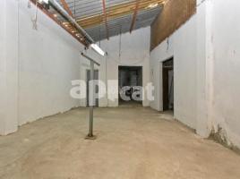 Local comercial, 119.00 m², cerca de bus y tren