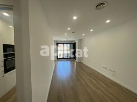 Piso, 111.00 m², cerca de bus y tren, seminuevo