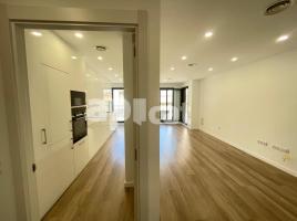 Piso, 111.00 m², cerca de bus y tren, seminuevo