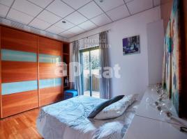  (unifamiliar aïllada), 975 m², fast neu, Zona