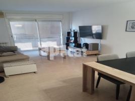 Piso, 85.00 m², cerca de bus y tren, seminuevo