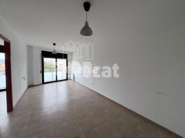 Apartament, 45 m², جديد تقريبا, Zona