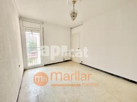 Pis, 90.00 m², حافلة قرب والقطار, Calle de Monturiol