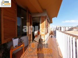 Flat, 110.00 m², near bus and train, Calle d'Urgell, 15