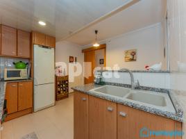 Piso, 82.00 m², cerca de bus y tren