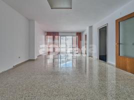 Apartamento, 130.00 m², cerca de bus y tren, Casco Urbano