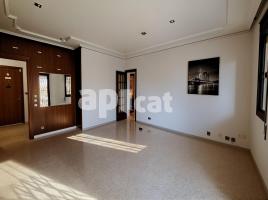 Pis, 82.00 m², حافلة قرب والقطار