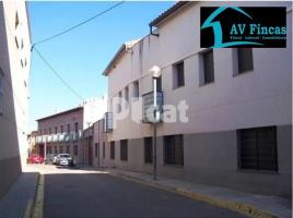 Flat, 65.00 m², near bus and train, almost new