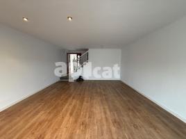 Casa (unifamiliar adosada), 92.00 m², Calle del Berguedà