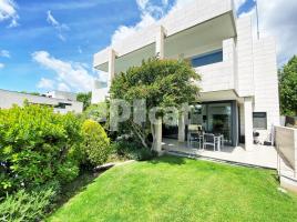  (unifamiliar aïllada), 608.00 m², حافلة قرب والقطار, جديد تقريبا, Calle de Josep Irla