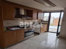 Ático, 115.00 m², cerca de bus y tren, seminuevo