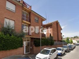 Piso, 97.00 m², cerca de bus y tren