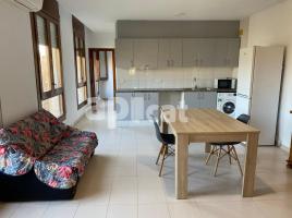 Alquiler apartamento, 47.00 m², cerca de bus y tren