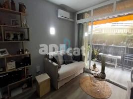 Apartament, 50.00 m², prop de bus i tren, Calle de València