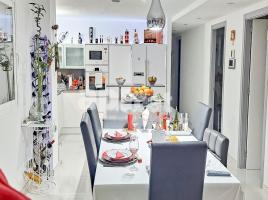 , 700.00 m², fast neu