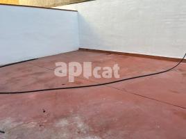 Piso, 75.00 m², cerca de bus y tren, nuevo